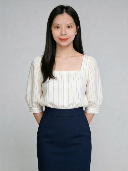 将图中人物的鼻子调整得更对称自然，保持其他部分不变预览效果