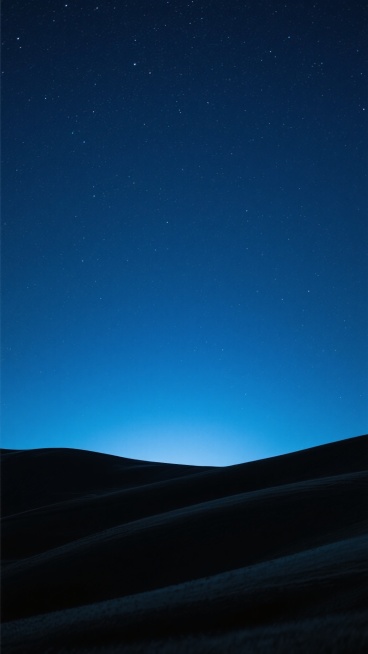 深邃的夜空，无数星星闪烁，形成渐变的深蓝色调，从地平线向上逐渐加深，地平线处有柔和的蓝色光晕，下方是起伏的黑色山丘轮廓，整体画面静谧而神秘，具有极简的自然景观风格和柔和的光影过渡效果。预览效果