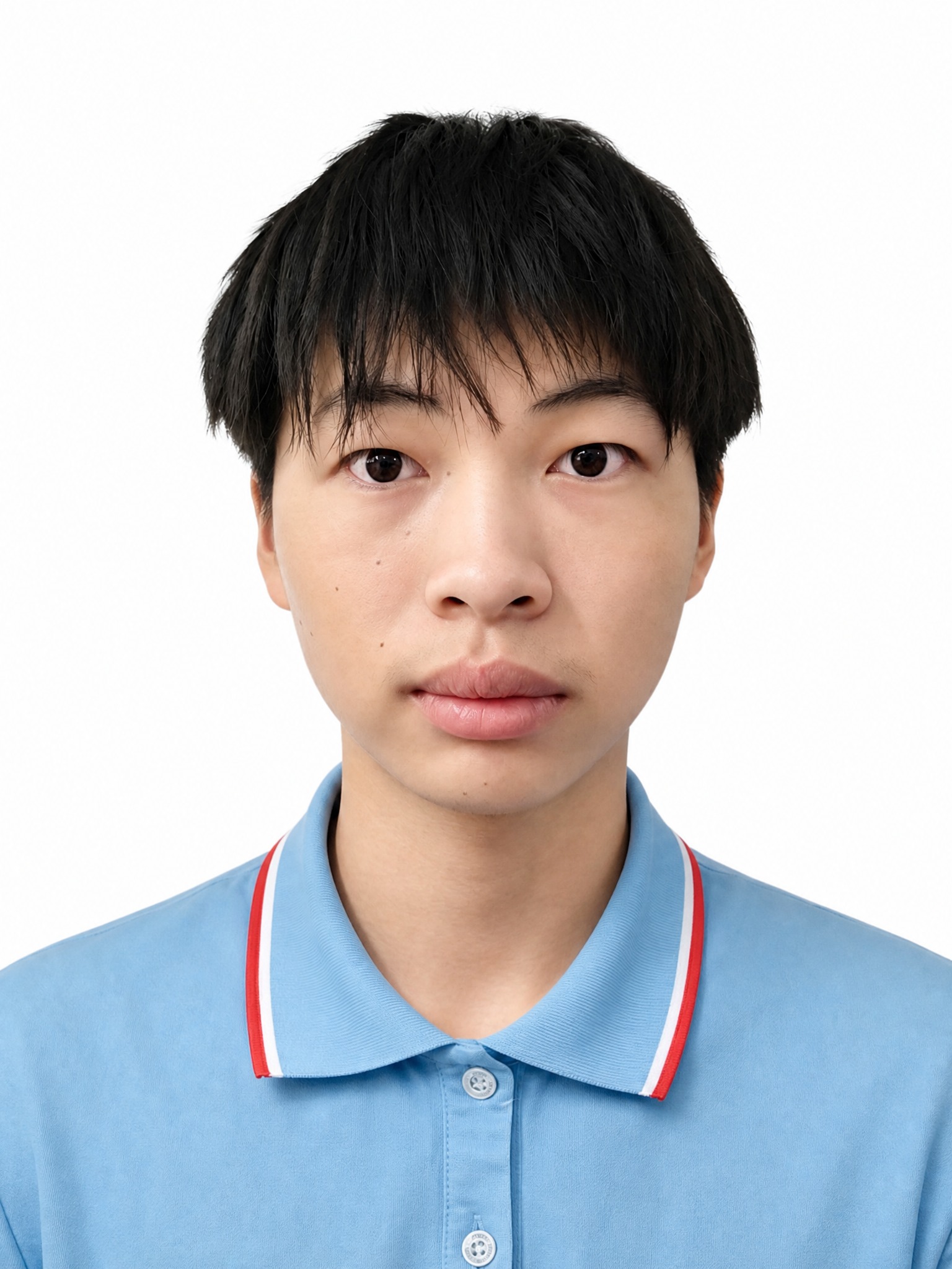 将这张人像照片处理为标准一寸白底证件照，背景为纯白色，人物居中… - 图片创意预览