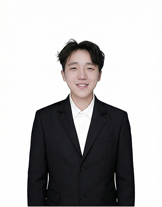 将表情变成微笑，其他不变