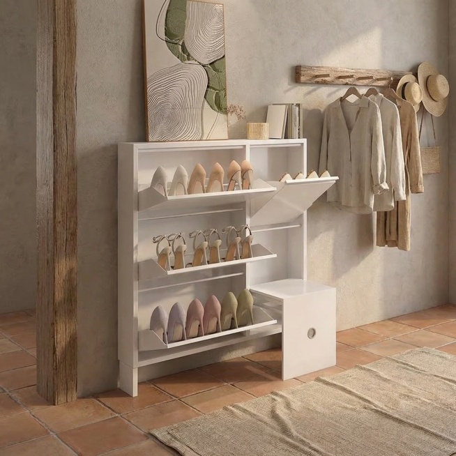 保持图中的白色翻斗鞋柜鞋架不变，更换为侘寂风入户玄关场景，墙面为微水泥，地面为赤陶色地砖，搭配天然亚麻地毯和原木挂衣杆，质朴自然，暖调光线，商品展示清晰预览效果