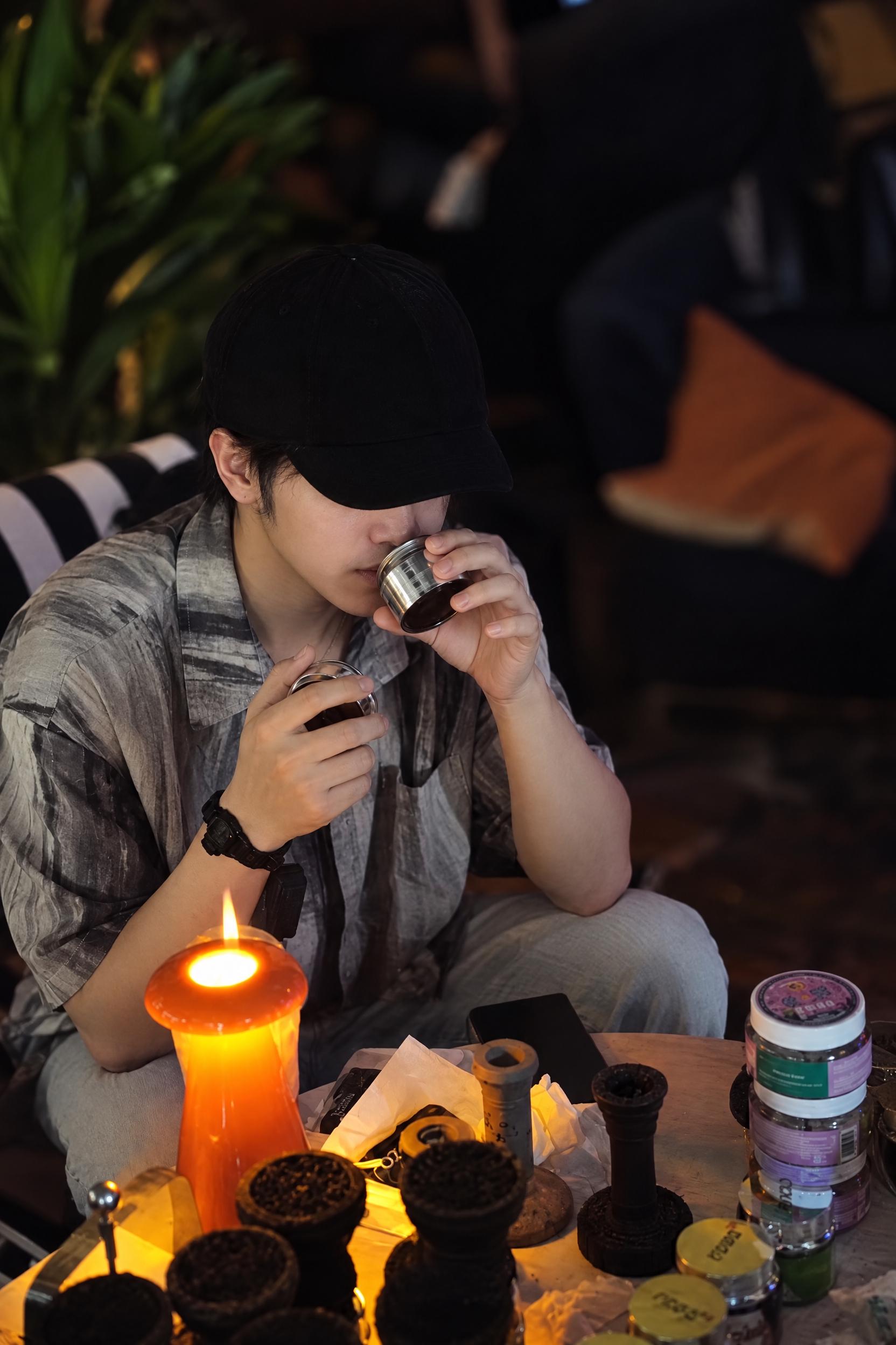 提升整体画质，去除噪点，增强精修质感，保留真实自然的写实质感，… - 图片创意预览