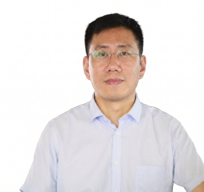 将图片中的人物抠出来，保留人物主体，去除背景预览效果