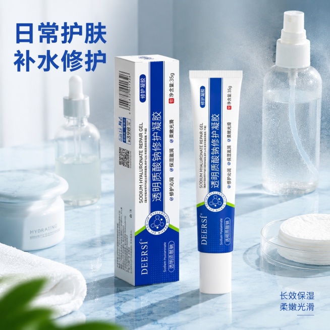 [主图-5] 使用场景展示，日常护肤流程
[氛围风格] 生活化场景，自然真实
[画质] 实景商业摄影，自然柔和
[元素] 干净护肤台场景，浅蓝色大理石纹理台面，透明质酸钠修护凝胶放置在C位，旁边搭配简预览效果