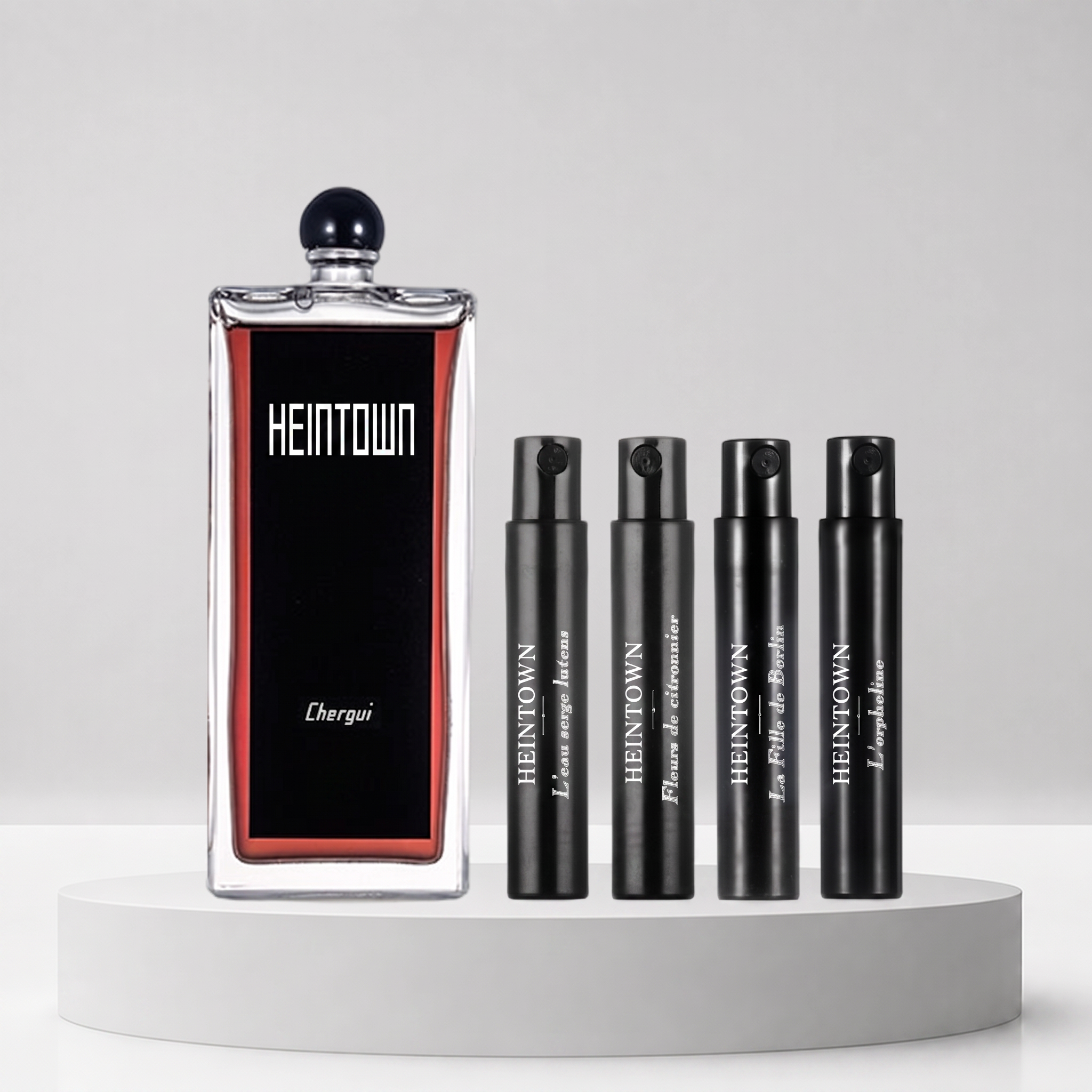 将大瓶香水瓶标签上的SERGE LUTENS芦丹氏品牌英文和底… - 图片创意预览