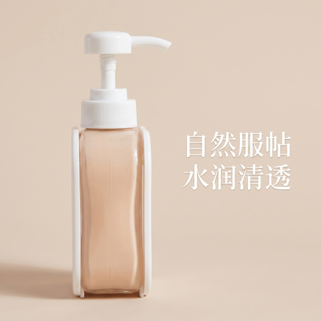 拼多多详情卖点图，展示这款分装粉底液，突出自然服帖水润妆效卖点，简约ins风，浅米色背景，产品侧面展示质地，搭配文字"自然服帖 水润清透"，正方形构图1:1预览效果