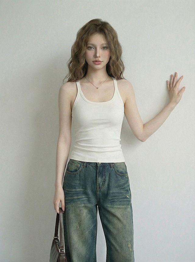 生成3张不同姿势图片，保留图片细节