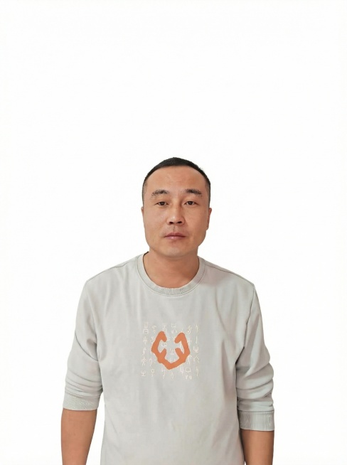 「图片1」麻烦帮我生成白底证件照预览效果