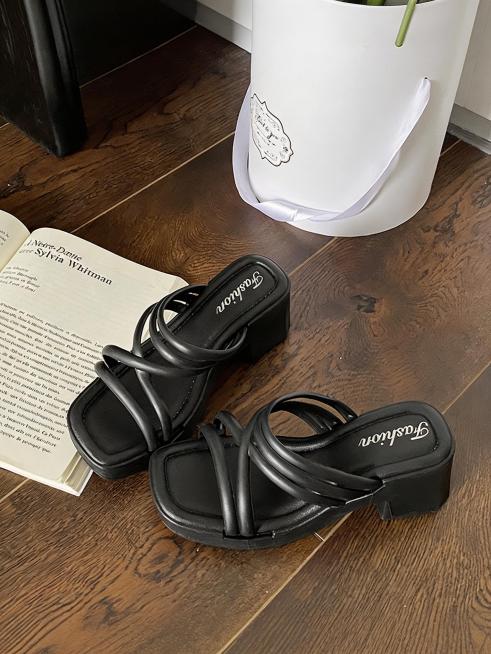 保持图片原有内容不变，仅将图片比例调整为3:4，不改变图片内容和画质预览效果