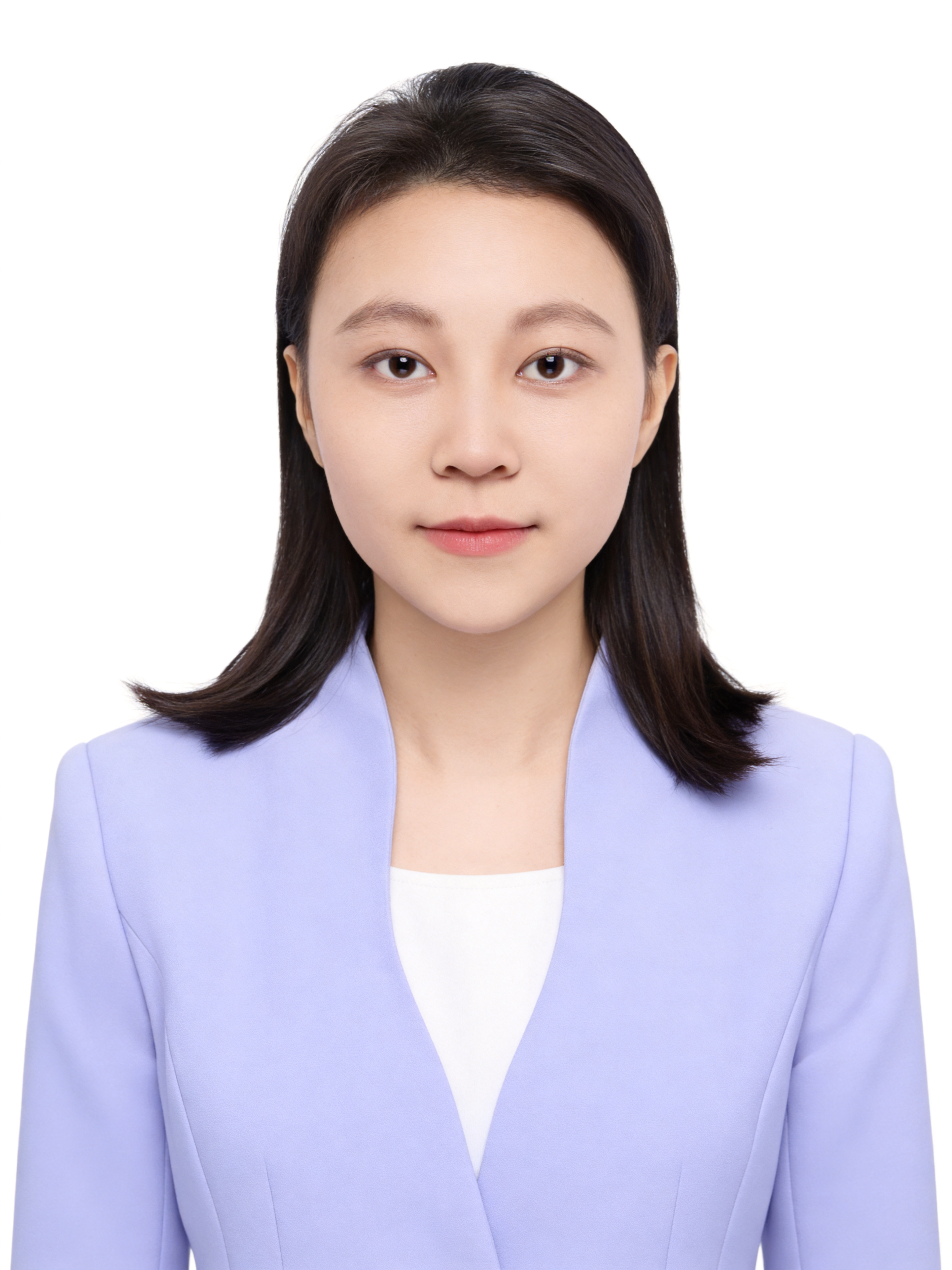 保留第一张图中人物发型、脸型、年龄特征生成标准样式纯正面证件照… - 图片创意预览