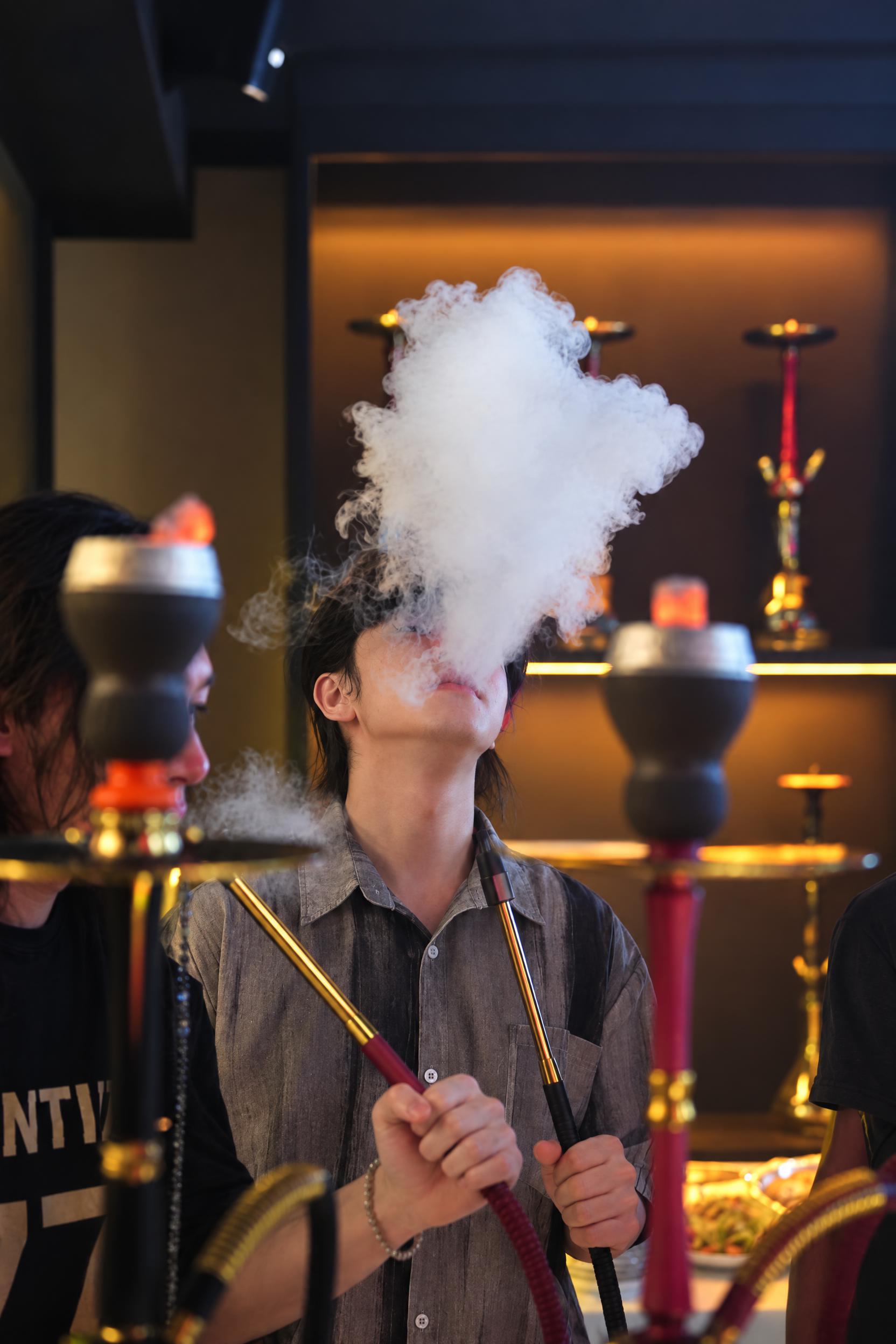 提升整体画质，去除噪点，增强精修质感，保留真实自然的写实质感，… - 图片创意预览