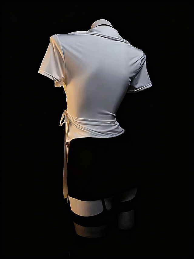 消除图片中所有的文字水印，保留原图其他内容不变，确保画面完整自然，无修复痕迹