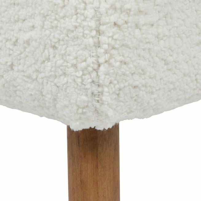 [Detail 3] Footstool corner stitching detail close-up, keep the original product white color. Showca预览效果