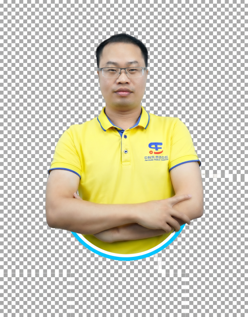 裁剪图片，只保留人物胸标及胸标以上部分，去掉胸标以下区域，保留透明背景预览效果